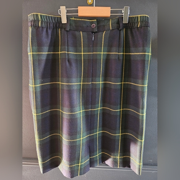 Plaid A-Line Skirt - Picture 4 of 7